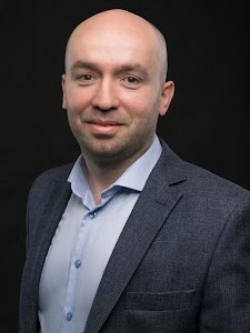 Ing. Slavomír Molnár - finančný poradca a sprostredkovateľ place picture