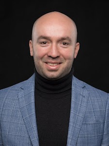 Ing. Slavomír Molnár - finančný sprostredkovateľ, finančný poradca place picture